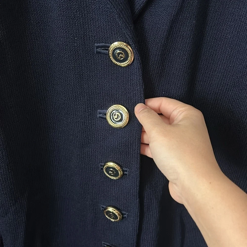 St John Collection Santana Knit Gold Buttoned Front Cardigan. Size 2/ Small - Picture 5 of 13